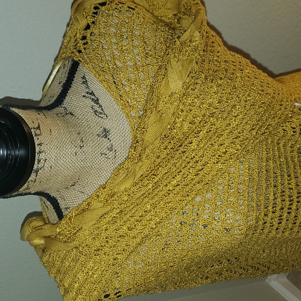 Sweater - Picture 4 of 5